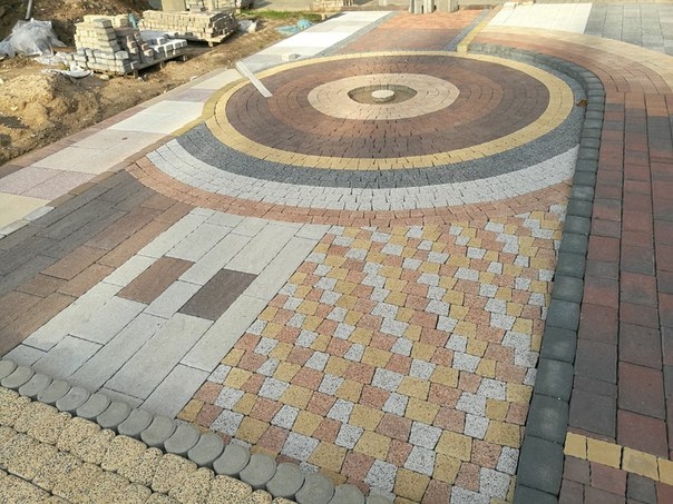 А знаете ли Вы, что тротуарную плитку изобрели в 19 веке в Голландии