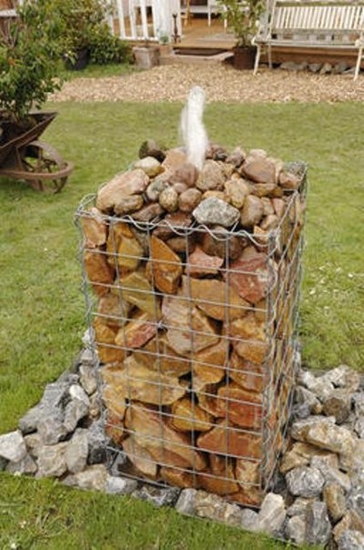 Существует много способов сделать простой садовый фонтан.Прекрасная идея сделать фонтан из габиона!