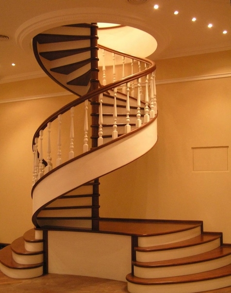 Винтовая лестница на второй этаж