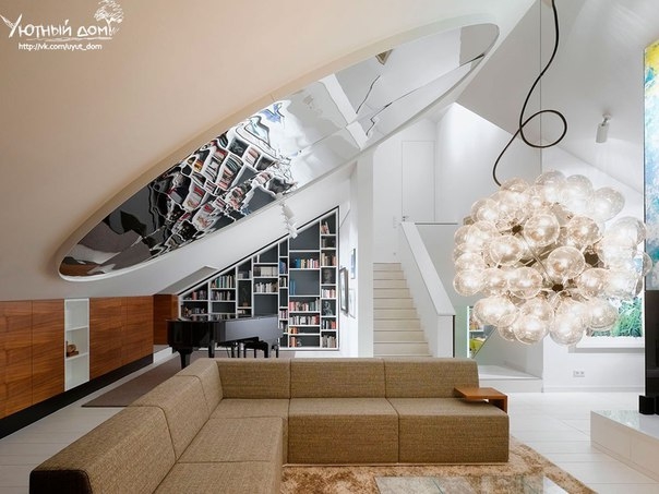 Архитектурная студия Ippolito Fleitz Group выполнила современный дизайн просторной квартиры Sch в Штутгарте, Германия. Владельцы — семейная пара и большие любители искусства выбрали эту квартиру в качестве своего нового жилья. Квартира расположена в одном
