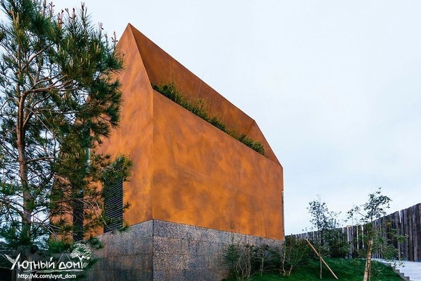 Интересный дом с панорамным видом в Португалии