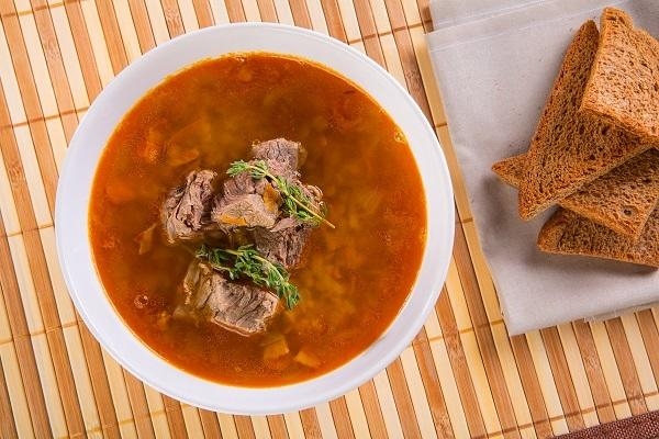 Чечевичный суп на мясном бульоне - согревающий сытный обед -