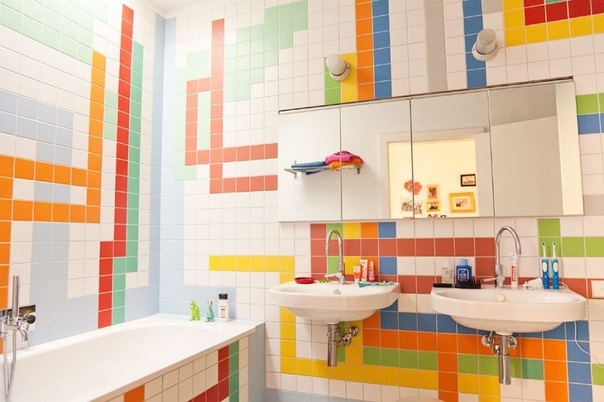 Как добавить цвета ванной комнате, не меняя отделку?