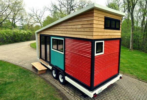 The Toybox Home - так называется мини-дом на колесах, придуманный американскими дизайнерами. Компактный, яркий, удивительно привлекательный и необычный. Главная его особенность в том, что в любой момент вы можете переместить свое жилье туда, куда захотите