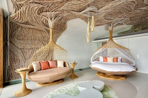 Роскошный гостиничный комплекс с интерьером из бамбуковых плетений.