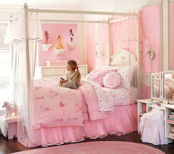 Детская спальня в розовом цвете