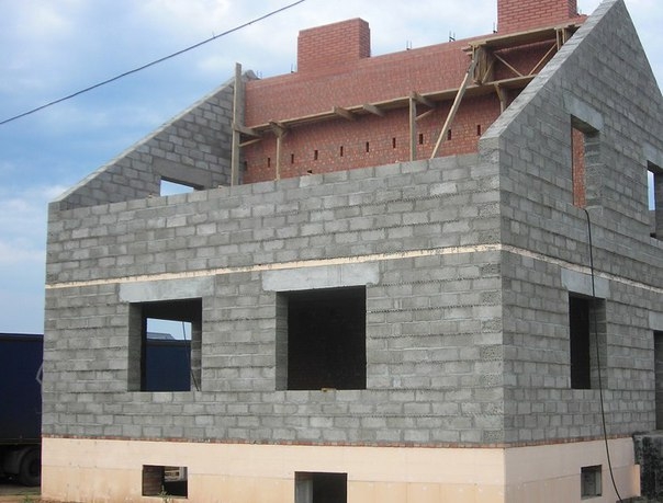 Какие блоки для строительства дома лучше всего использовать?