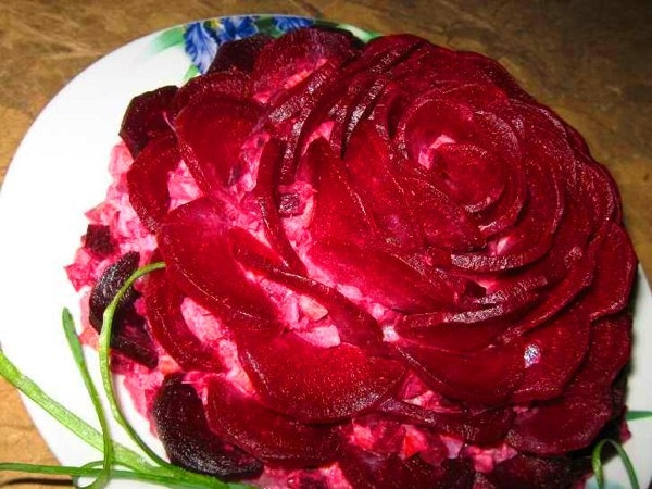 Селедочный салат «Пурпурная роза»